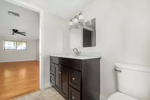 1029 Pleasant St, Worcester, MA 01602 - Photo 12