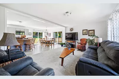 362 Hadley St, South Hadley, MA 01075 - Photo 6