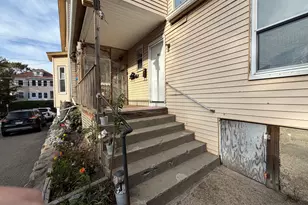36 Richardson St, Wakefield, MA 01880 - Photo 4