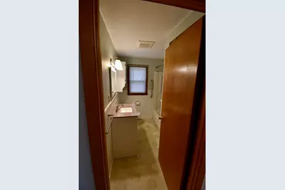 64 Poplar St, Chicopee, MA 01013 - Photo 8