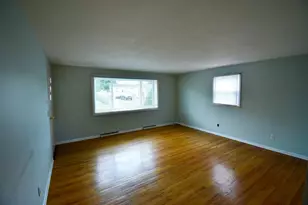 64 Poplar St, Chicopee, MA 01013 - Photo 6