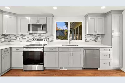 29 Windsor Rd, Beverly, MA 01915 - Photo 2
