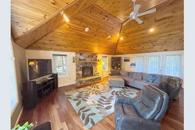 20 Emerald St, Tyngsborough, MA 01879 - Photo 8