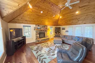 20 Emerald St, Tyngsborough, MA 01879 - Photo 8
