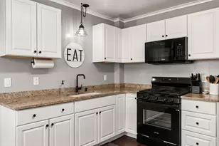64 Mooreland Ave, Leominster, MA 01453 - Photo 6