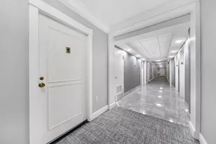 9 Hawthorne Pl, Boston, MA 02114 - Photo 32