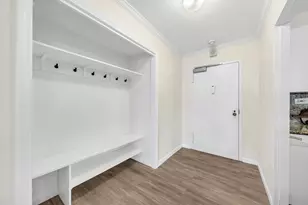 9 Hawthorne Pl, Boston, MA 02114 - Photo 12