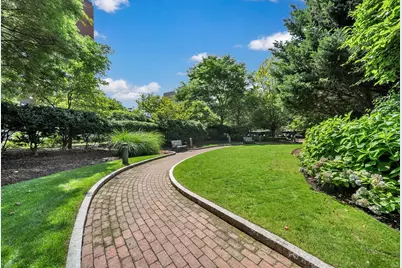 9 Hawthorne Pl #7H, Boston, MA 02114 - Photo 24