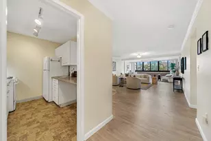 9 Hawthorne Pl, Boston, MA 02114 - Photo 14