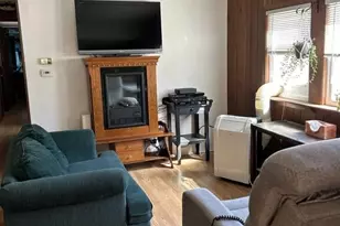 32 Parkwood Dr, Halifax, MA 02338 - Photo 2