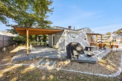 37 Sidney Ave, Swansea, MA 02777 - Photo 4