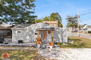 37 Sidney Ave, Swansea, MA 02777 - Photo 2