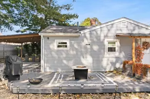 37 Sidney Ave, Swansea, MA 02777 - Photo 22