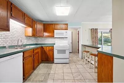 32 Tyson Rd, Worcester, MA 01606 - Photo 14