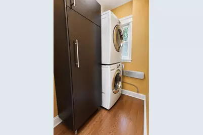 22 Santuit St #B, Boston, MA 02124 - Photo 6