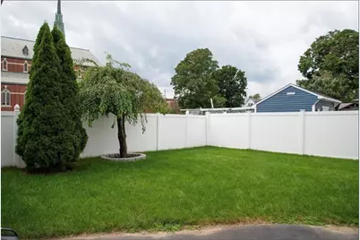 8 Lake Ave, Lynn, MA 01904 - Photo 4
