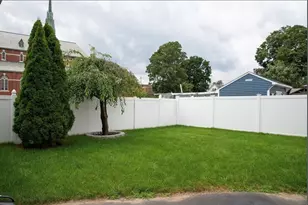 8 Lake Ave, Lynn, MA 01904 - Photo 4