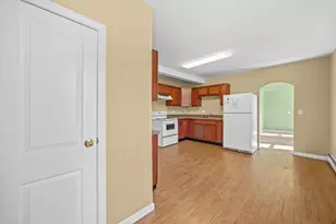 12 Chester St, Chicopee, MA 01013 - Photo 8