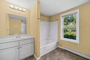 12 Chester St, Chicopee, MA 01013 - Photo 20