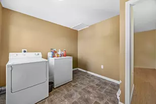 12 Chester St, Chicopee, MA 01013 - Photo 26