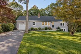 562 Mariner Cir, Barnstable, MA 02635 - Photo 2