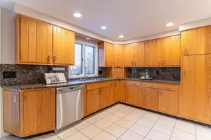 112 Cedar St N, Medford, MA 02155 - Photo 24