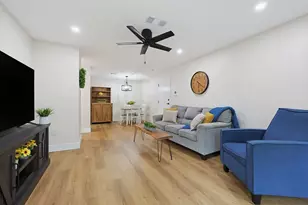811 Franklin Crossing Rd, Franklin, MA 02038 - Photo 6
