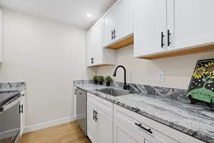 811 Franklin Crossing Rd, Franklin, MA 02038 - Photo 4