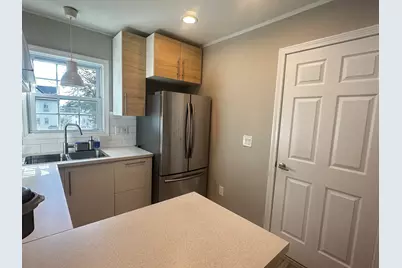 17 Naomi St #2, Chicopee, MA 01020 - Photo 8