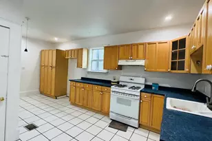 7 Glenwood Rd, Somerville, MA 02145 - Photo 2