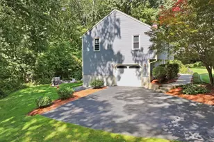 16 Sequoia Ln, Uxbridge, MA 01569 - Photo 2