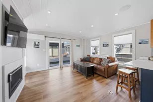 1 Pier 8 13th St, Boston, MA 02129 - Photo 6
