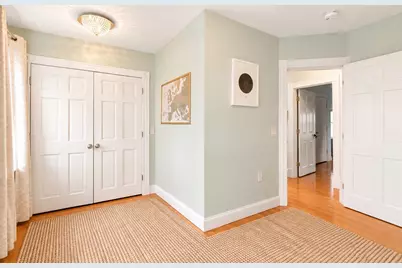 453 E 6th St, Boston, MA 02127 - Photo 8