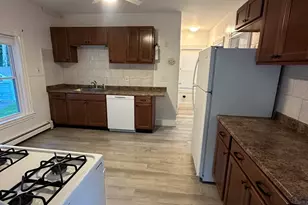 92 Robbins St, Avon, MA 02322 - Photo 2