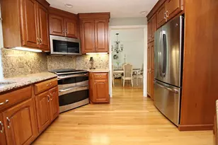 33 Sanders Dr, Saugus, MA 01906 - Photo 10