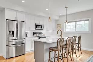 572 Freeport, Boston, MA 02122 - Photo 2