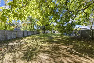 1227 Old Plainville Rd, New Bedford, MA 02745 - Photo 26