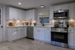 172 Holliston St, Medway, MA 02053 - Photo 2