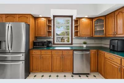 600 Broadway, Fall River, MA 02724 - Photo 22