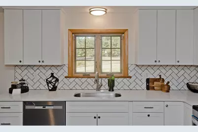 88 Buffam Rd, Pelham, MA 01002 - Photo 6