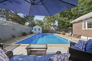 137 Grandview Ave, Quincy, MA 02170 - Photo 4