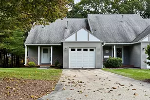7 Victoria Dr, Auburn, MA 01501 - Photo 2
