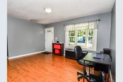 28 Hogg Memorial Dr, Whitman, MA 02382 - Photo 4