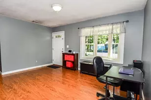 28 Hogg Memorial Dr, Whitman, MA 02382 - Photo 4