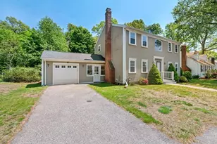 94 Holly Hill Cir, Weymouth, MA 02190 - Photo 2