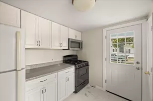 18 Pearl St, Taunton, MA 02780 - Photo 16