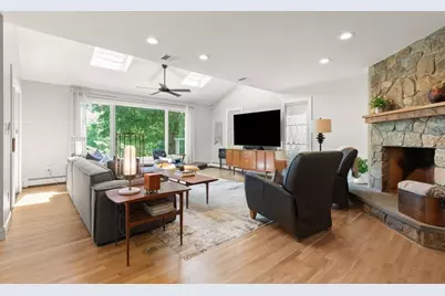 9 Bragg Rd, Foxboro, MA 02035 - Photo 6