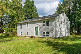 8 Coach Ln, Amherst, MA 01002 - Photo 2