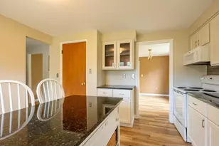 8 Coach Ln, Amherst, MA 01002 - Photo 8