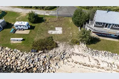 17 Shore Dr, Fairhaven, MA 02719 - Photo 10